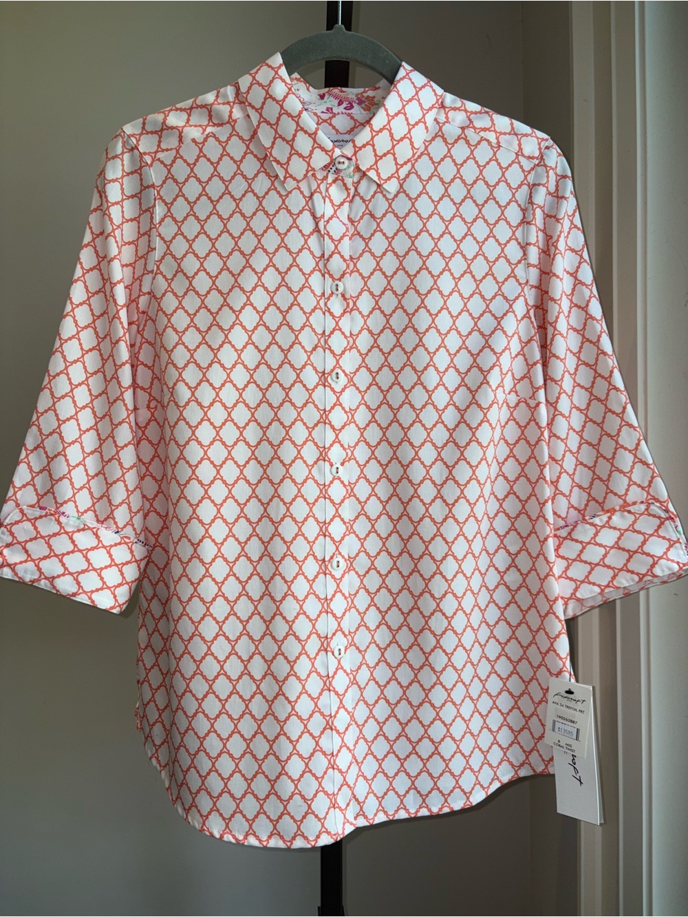 NWT Foxcroft NYC Wrinkle-Free Button Up Shirt Geometric Coral Print Blouse Top 8